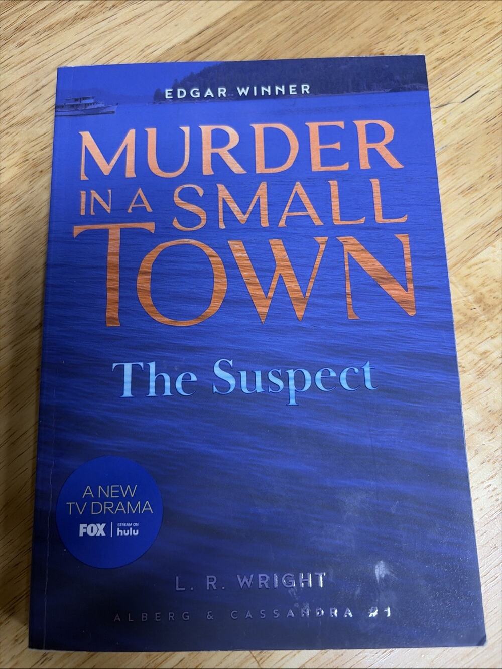 The Suspect : Murder in a Small Town by L. R. Wright (2024, Trade Paperback) - Picture 1 of 2